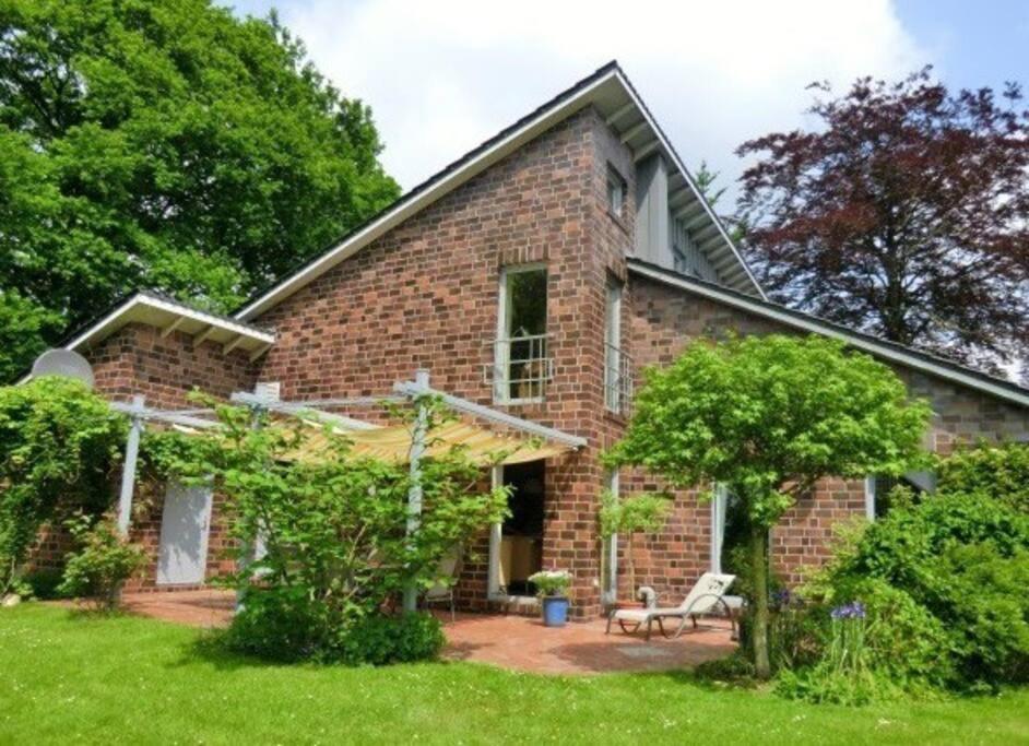 Unser Traumhaus Mit Wunderschoenem Garten Aurich Exterior photo